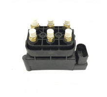 Блок клапанов пневмоподвески для Mercedes-Benz GLS-class X166 (2015-2019)