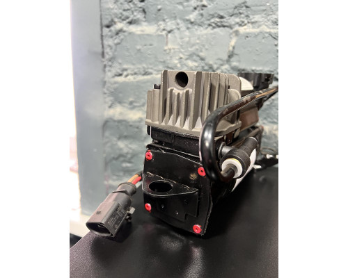 Компрессор пневмоподвески восстановленный для Audi A6 Allroad C6 (2007-2011)